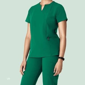 Mandala 5 Pocket Notch Neck Top